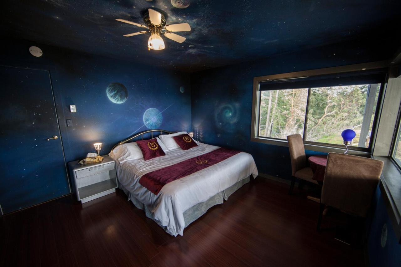 Shangri-La Oceanfront Vacation Home Bedwell Harbour Εξωτερικό φωτογραφία
