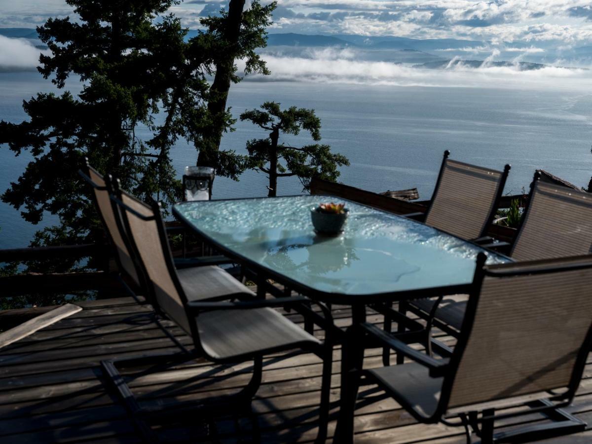 Shangri-La Oceanfront Vacation Home Bedwell Harbour Εξωτερικό φωτογραφία